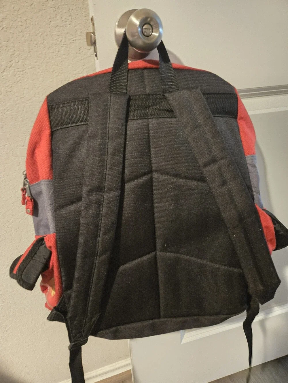 Kid's 2001 Vintage Harry Potter Hogwarts Backpack.